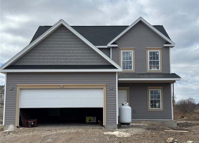 Property at 36 Kaye Park Ter, Gates, NY 14624, 3 beds, 2.5 baths
