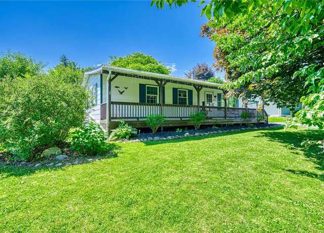 Property at 9 Douglas Dr, Canandaigua City, NY 14424, 3 beds, 2 baths