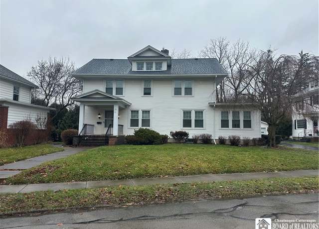 Property at 25 Hazard Pkwy, Albion, NY 14411, 4 beds, 1.5 baths