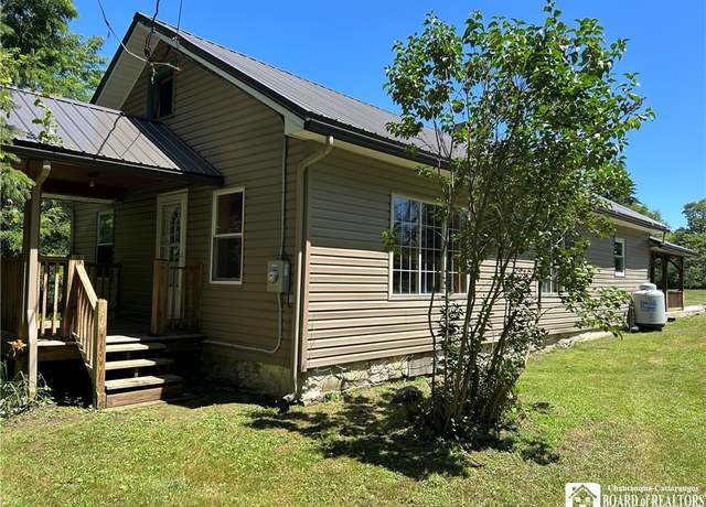 Property at 4714 Town Line, Jamestown, NY 14701, 3 beds, 1 bath