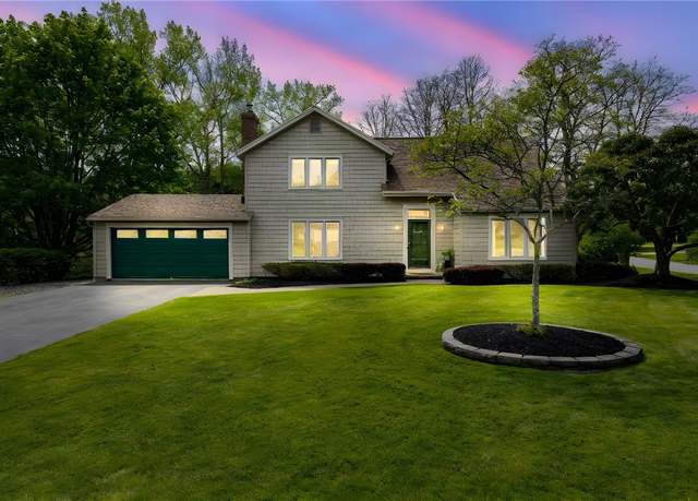 Property at 112 Grandview Dr, Perinton, NY 14450, 4 beds, 2.5 baths