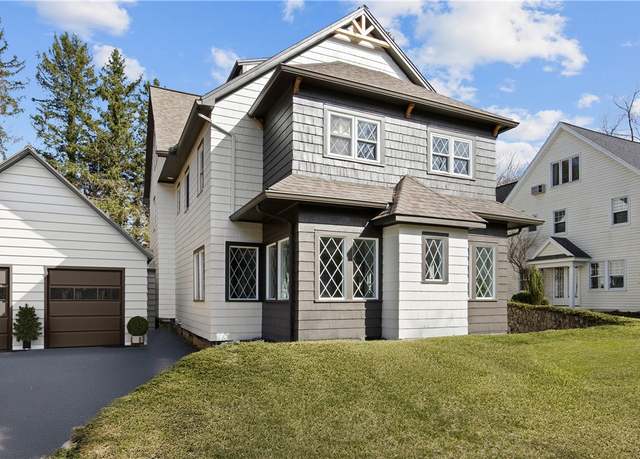 Property at 90 Stoneleigh Ct, Pittsford, NY 14618, 4 beds, 4.5 baths