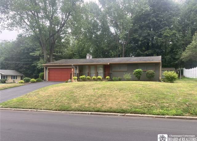 Property at 262 Towner Ave, Jamestown, NY 14701, 3 beds, 1 bath