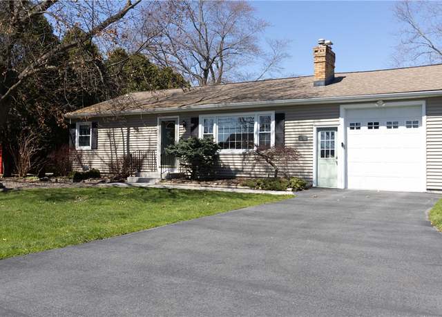 Property at 936 Plank Rd, Penfield, NY 14526, 3 beds, 1 bath