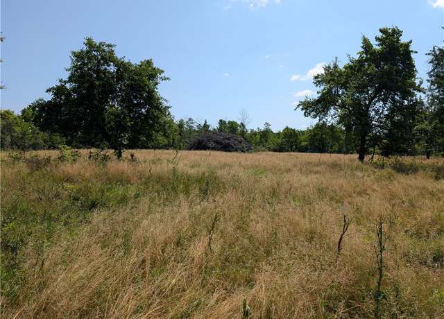 Property at 1692 Clarkson Parma Tl Rd, Parma, NY 14420