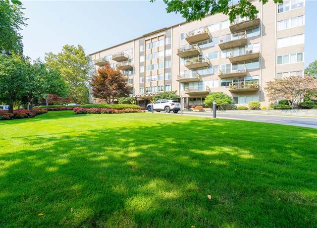 Property at 1400 East Ave Unit UN514, Rochester, NY 14610, 2 beds, 1.5 baths