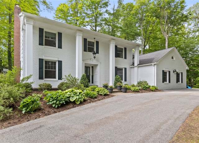 Property at 22 Whitecliff Dr, Pittsford, NY 14534, 5 beds, 3.5 baths