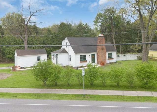 Property at 323 Embury Rd, Penfield, NY 14625, 3 beds, 1.5 baths