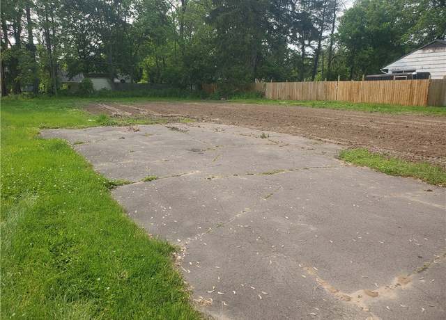 Property at 769 Bay Rd, Webster, NY 14580