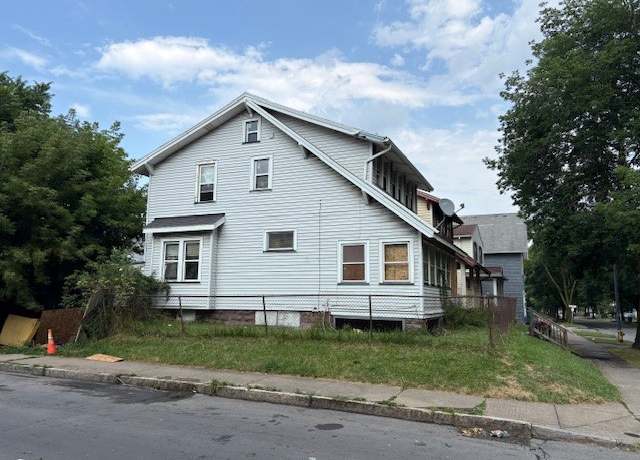 Property at 294 Lexington Ave, Rochester, NY 14613, 3 beds, 1 bath