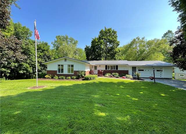 Property at 1289 West Ave, Parma, NY 14468, 3 beds, 2 baths
