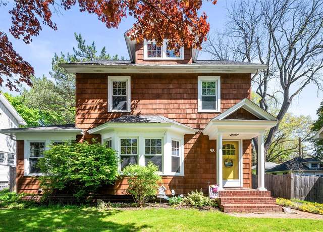 Property at 98 Bristol Ave, Irondequoit, NY 14617, 3 beds, 1.5 baths