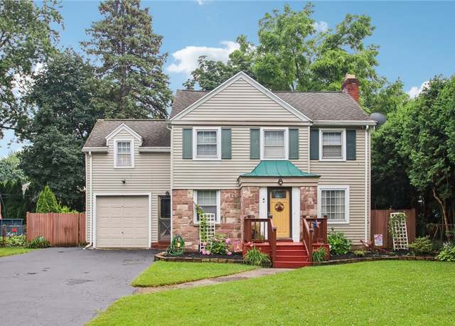 Property at 38 Kiniry Dr, Irondequoit, NY 14609, 4 beds, 1.5 baths