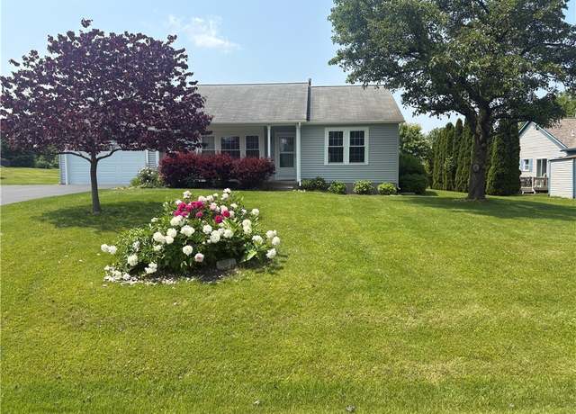 Property at 77 Bay Heights Cir, Geneva-town, NY 14456, 2 beds, 1.5 baths