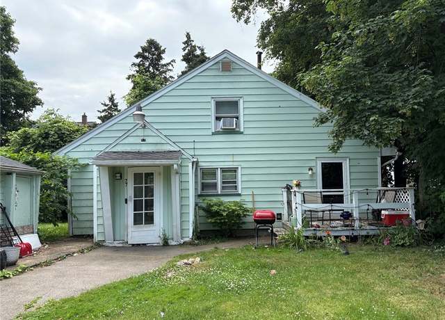 Property at 77 English Rd, Greece, NY 14616, 3 beds, 1 bath