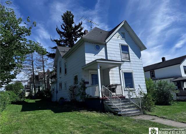 Property at 83 E Doughty St, Dunkirk-city, NY 14048, 3 beds, 1.5 baths