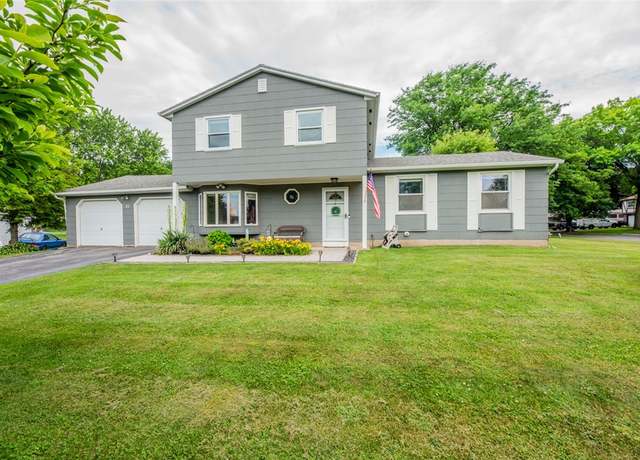 Property at 22 Tarrycrest Ln, Gates, NY 14606, 3 beds, 2 baths