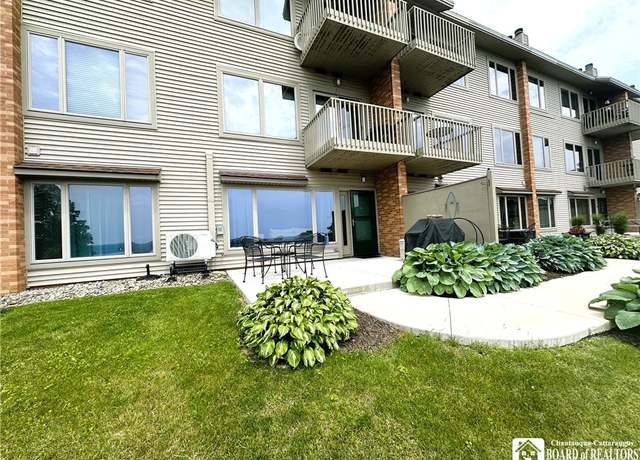 Property at 23 Seneca Dr, Chautauqua, NY 14728, 2 beds, 1.5 baths