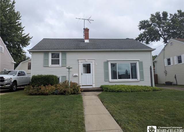 Property at 4959 Chapman Pkwy, Hamburg, NY 14075, 3 beds, 1 bath