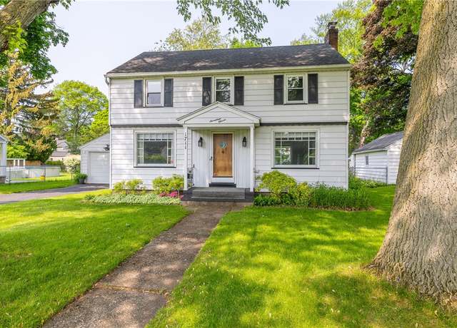 Property at 1711 N Winton Rd, Irondequoit, NY 14609, 3 beds, 1.5 baths