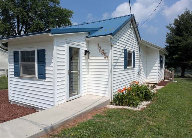 Property at 12951 Hillcrest Dr, Carlton, NY 14411, 2 beds, 2 baths