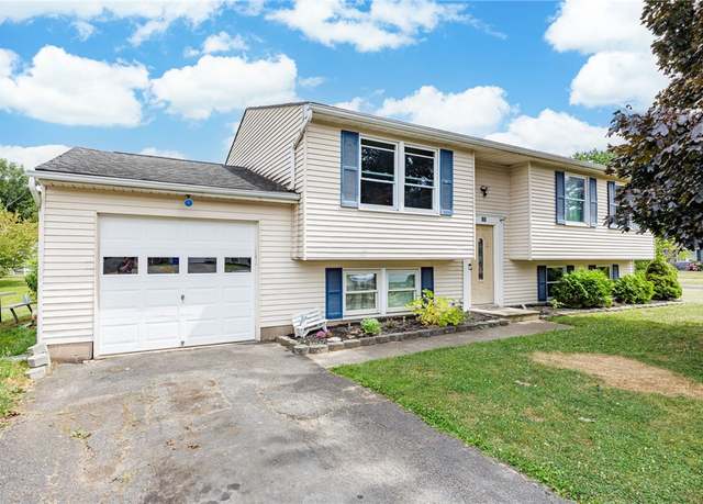 Property at 100 Close Hollow Dr Dr, Hamlin, NY 14464, 5 beds, 2 baths