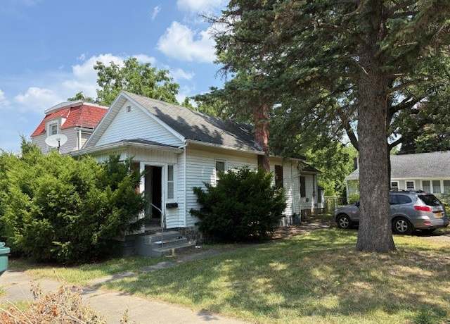 Property at 74 Starling St, Rochester, NY 14613, 2 beds, 1 bath