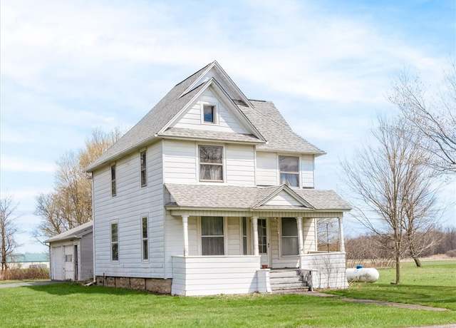 Property at 10800 Hunts Corners Rd, Clarence, NY 14031, 5 beds, 1.5 baths