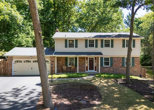 Property at 32 S Ridge Trl, Perinton, NY 14450, 4 beds, 2.5 baths