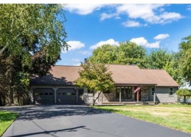 Property at 515 Manitou Rd, Parma, NY 14468, 3 beds, 2.5 baths