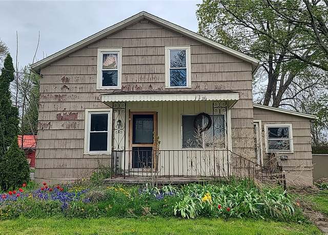 Property at 13 E Albion St, Murray, NY 14470, 3 beds, 1 bath