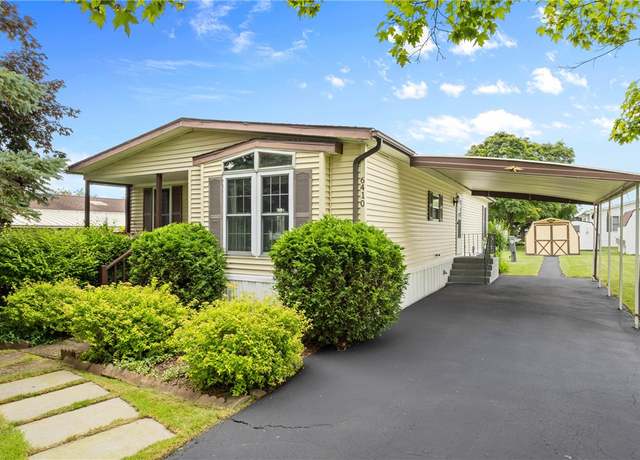 Property at 6410 Murphy Dr, Victor, NY 14564, 3 beds, 2 baths