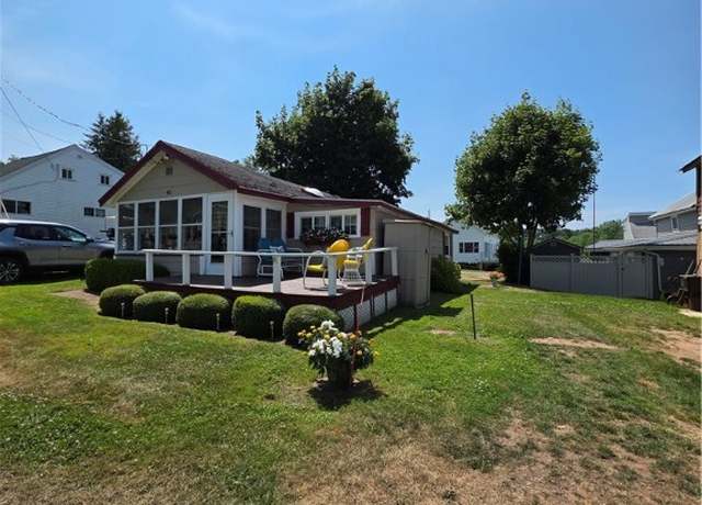 Property at 5025 Lake #45 Rd, Williamson, NY 14589, 2 beds, 1 bath