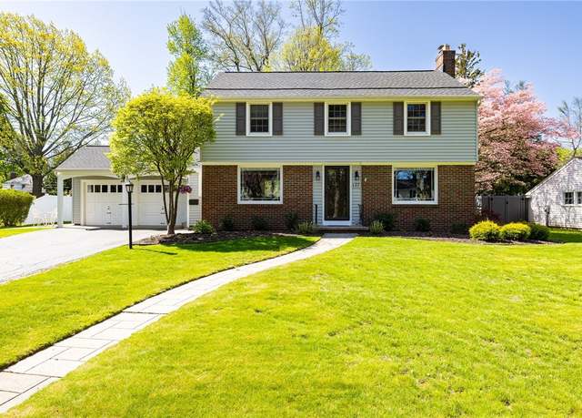 Property at 177 Pinecrest Dr, Irondequoit, NY 14617, 3 beds, 2.5 baths