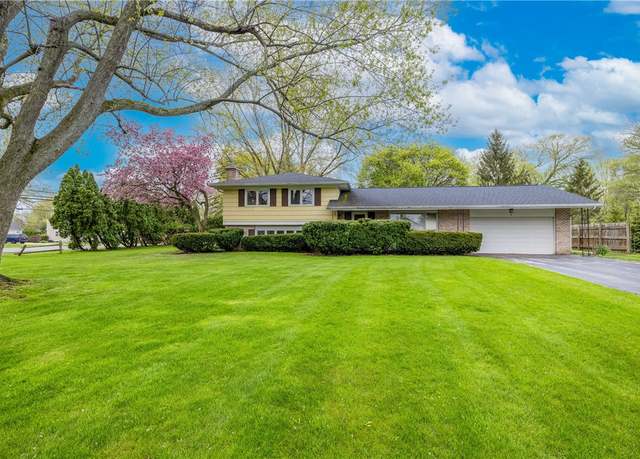 Property at 1 Gateway Rd, Chili, NY 14624, 3 beds, 2.5 baths