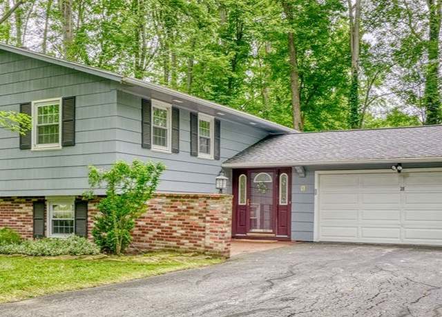 Property at 38 Bright Oaks Dr, Chili, NY 14624, 4 beds, 2 baths