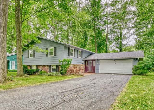 Property at 38 Bright Oaks Dr, Chili, NY 14624, 4 beds, 2 baths