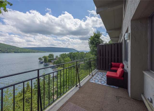 Property at 7 Cliffside Dr, South Bristol, NY 14424, 2 beds, 1.5 baths