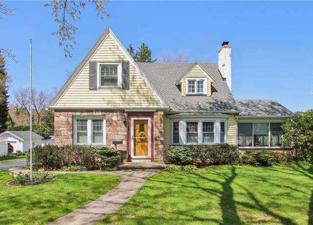 Property at 64 Hermitage Rd, Irondequoit, NY 14617, 4 beds, 1.5 baths