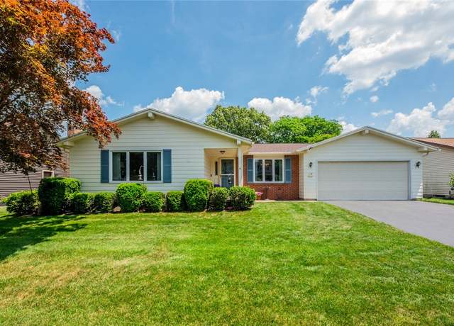 Property at 112 Pin Oak Ln, Irondequoit, NY 14622, 3 beds, 2.5 baths