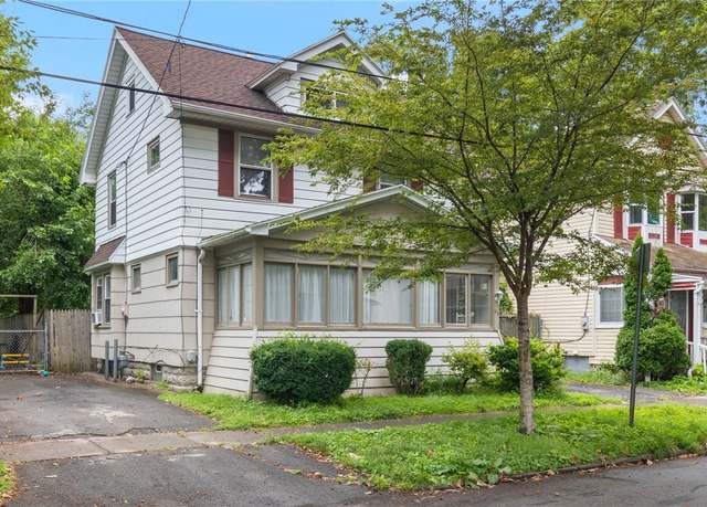 Property at 52 Lisbon St, Rochester, NY 14606, 3 beds, 1 bath
