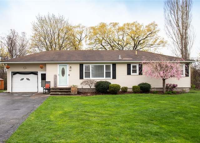 Property at 41 Crest Hill Dr, Gates, NY 14624, 3 beds, 1.5 baths