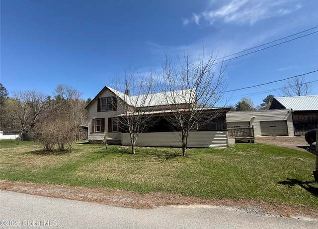 Property at 122 Yates Rd, Mayfield, NY 12117, 4 beds, 1 bath