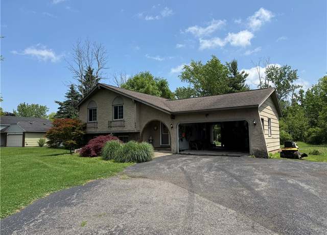 Property at 205 Darla Dr, Clarkson, NY 14420, 3 beds, 1.5 baths