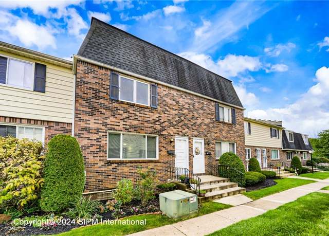Property at 35 Stoneledge, Amherst, NY 14221, 2 beds, 1.5 baths