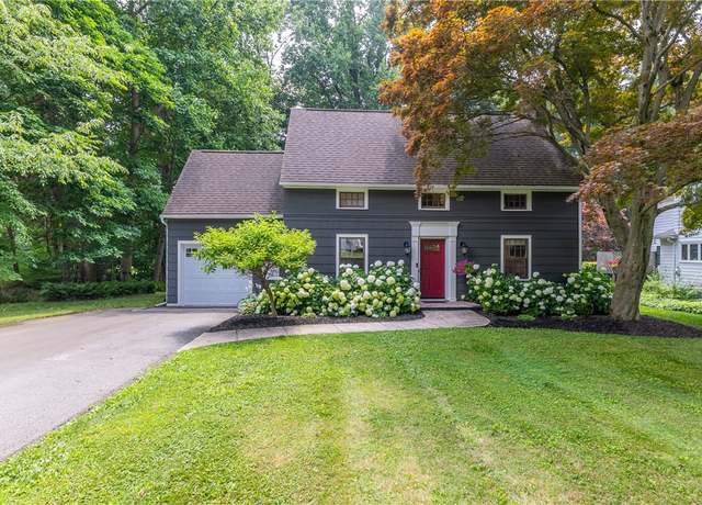 Property at 121 Penfield Cres, Penfield, NY 14625, 3 beds, 1.5 baths