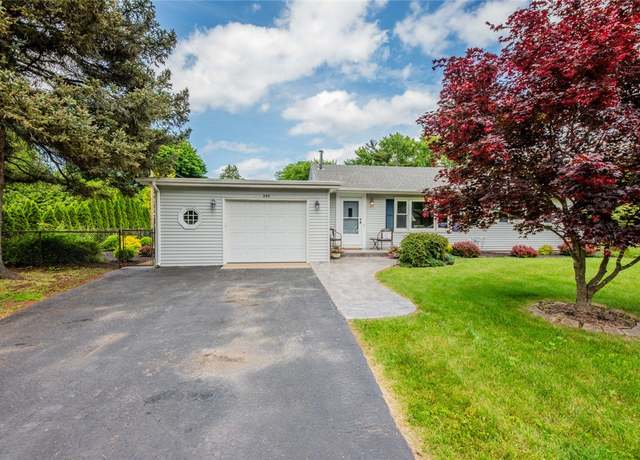 Property at 284 Woodruff Dr, Webster, NY 14580, 3 beds, 1 bath