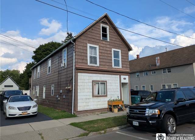 Property at 415 Oliver St, North Tonawanda, NY 14120, 6 beds, 3 baths
