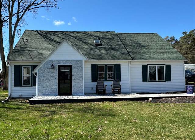 Property at 121 Hillview Dr, Big Flats, NY 14814, 4 beds, 2 baths
