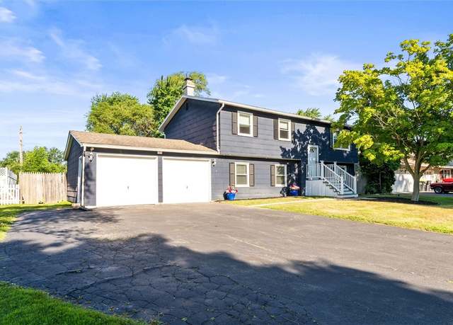 Property at 11 Tangerine Way, Gates, NY 14606, 3 beds, 1.5 baths